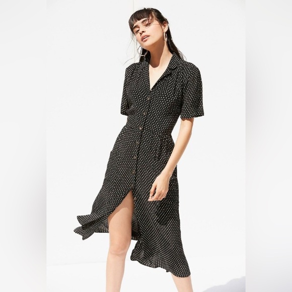 Urban Outfitters Dresses & Skirts - Urban Outfitters Black and White Polka Dot Notched Collar Midi Dress Flowy Cute